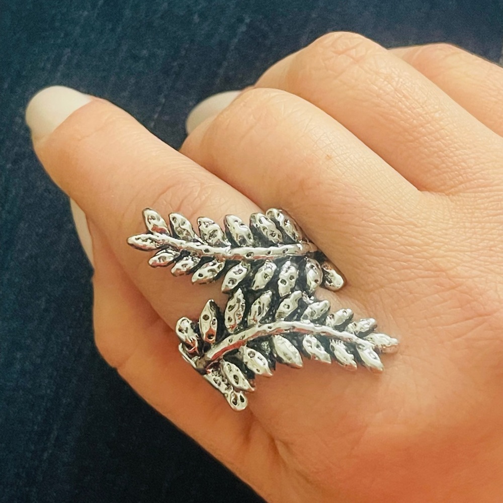 Statement Ring Leaf Ring Antique Silver Stretch Ring